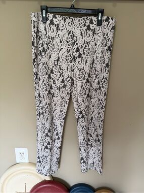 Chicos pull on pant size 1.5 (size 10)